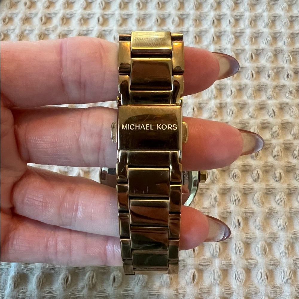 Michael Kors Watch - Picture 4 of 8